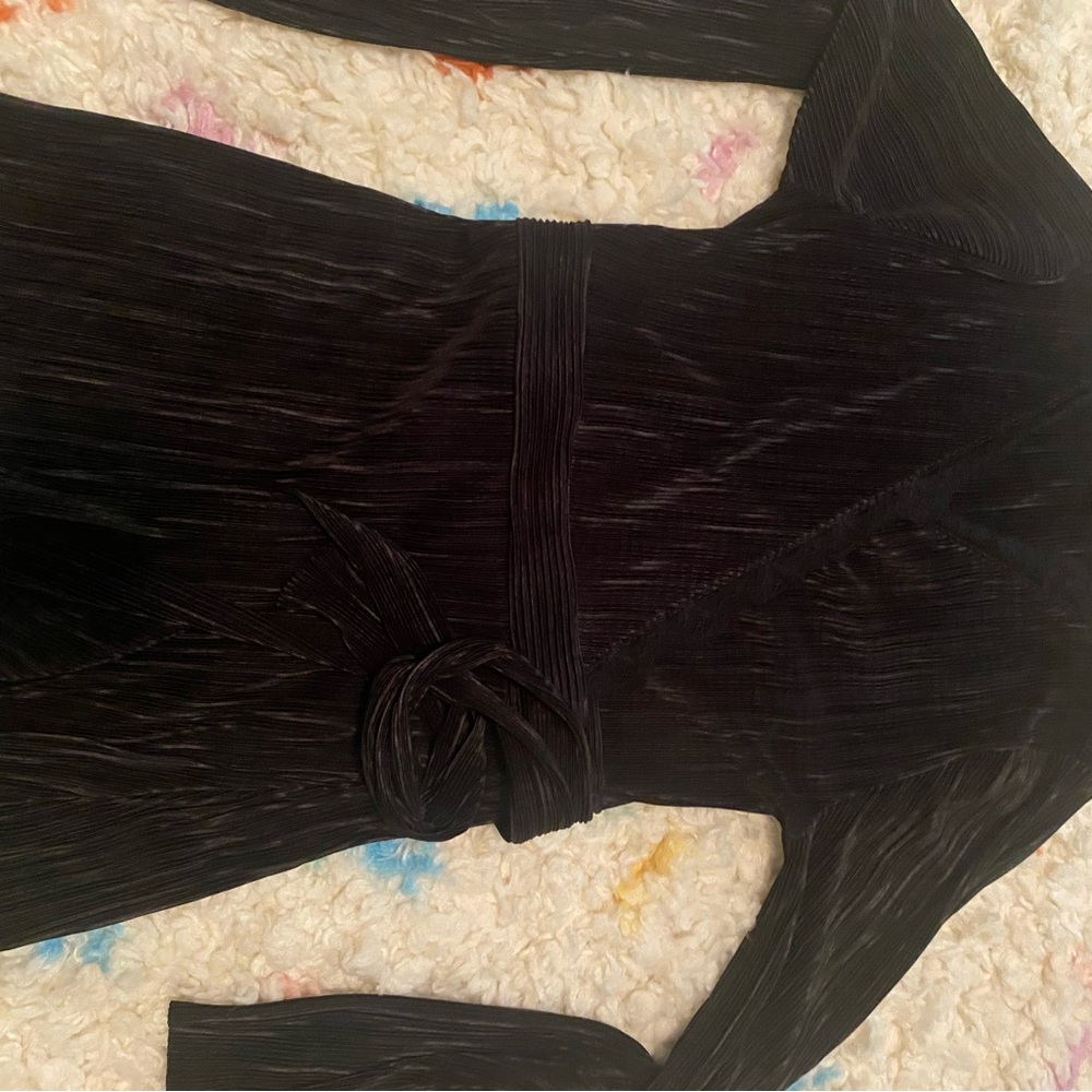 Cross over tie front top